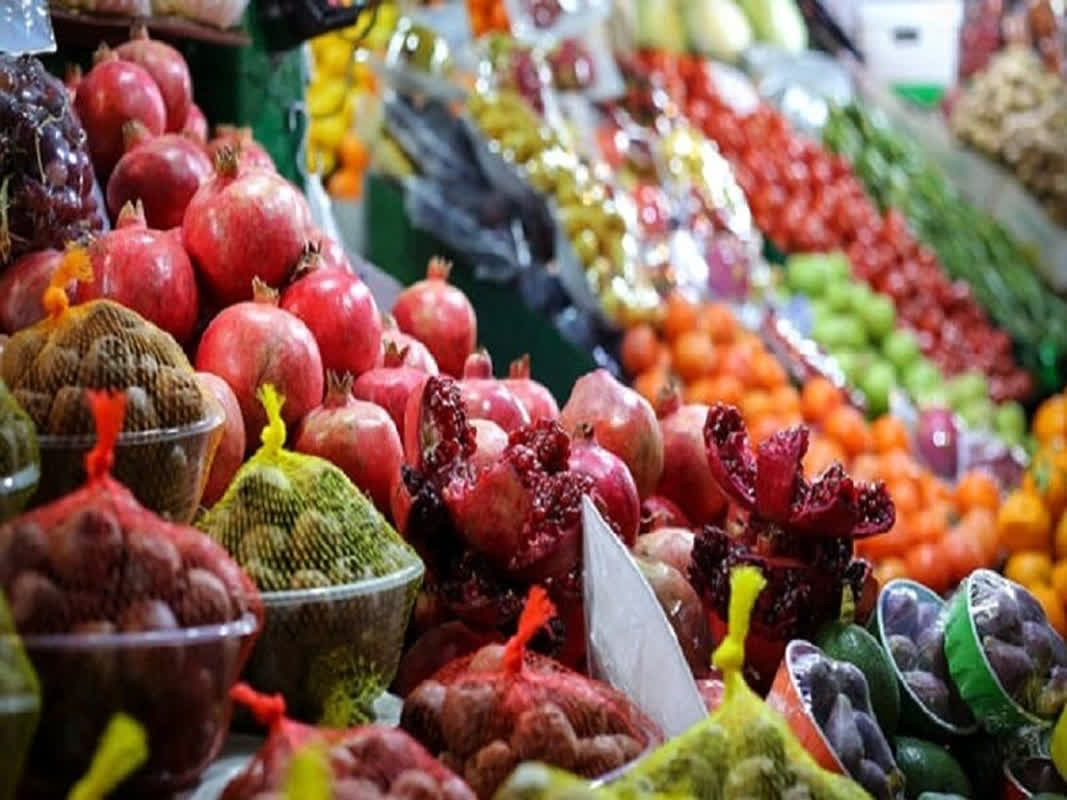تشکیل پرونده تعزیراتی برای ۴۹ واحد صنفی متخلف بازار یلدا در خراسان رضوی
