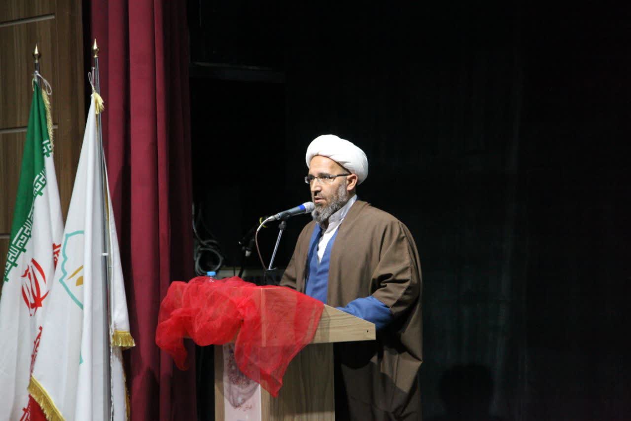 نگاه دین مبین اسلام به زن متعالی‌ترین، عاقلانه‌ترین و منطقی‌ترین نگاه است.