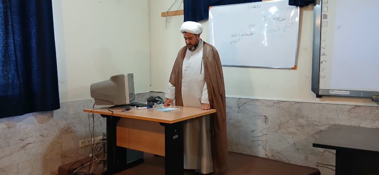 نشست تخصصی اصناف بجنورد با محوریت «فقه بازار و کسب درآمد حلال» برگزار شد  