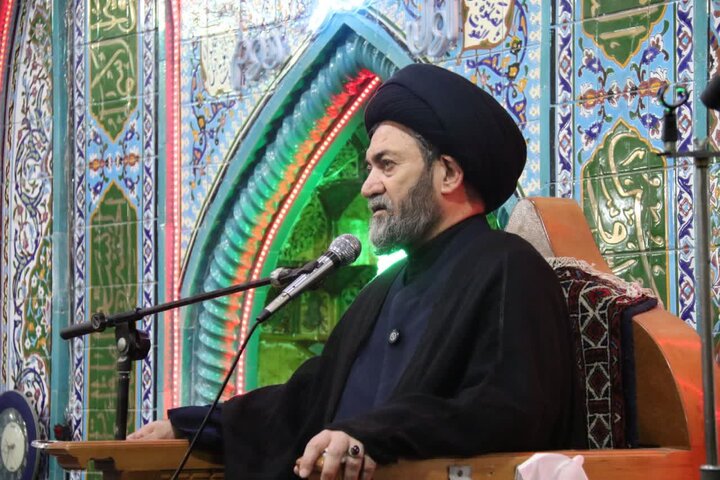 پیام‌رسانی حضرت زینب(س) ضامن بقای نهضت حسینی شد