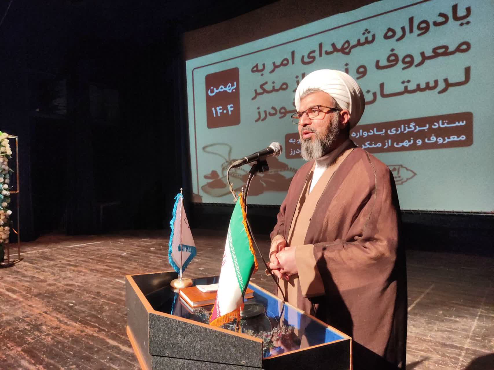 امر به معروف و نهی از منکر رمز ماندگاری انقلاب و شکست جبهه باطل است.