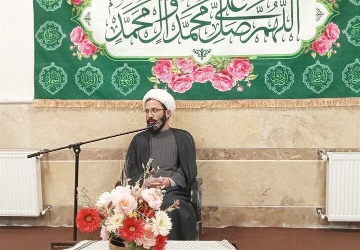خواهران طلبه افسران جنگ نرم هستند