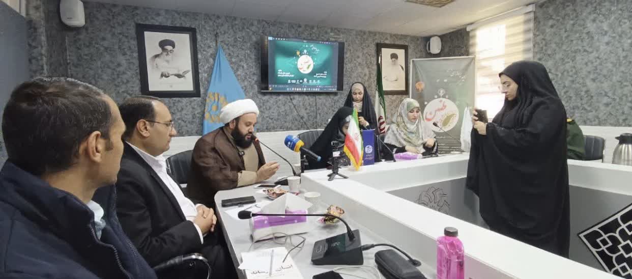 مهمترین اتفاق و تاثیرگذار ترین ابزار و موثرترین قشر در عصر کنونی را باید برای جامعه تبین کرد