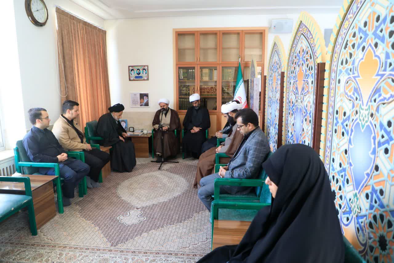 دیدار عیدانه دبیر و کارکنان ستاد امر به معروف و نهی از منکر خراسان جنوبی با حضرت آیت الله عبادی