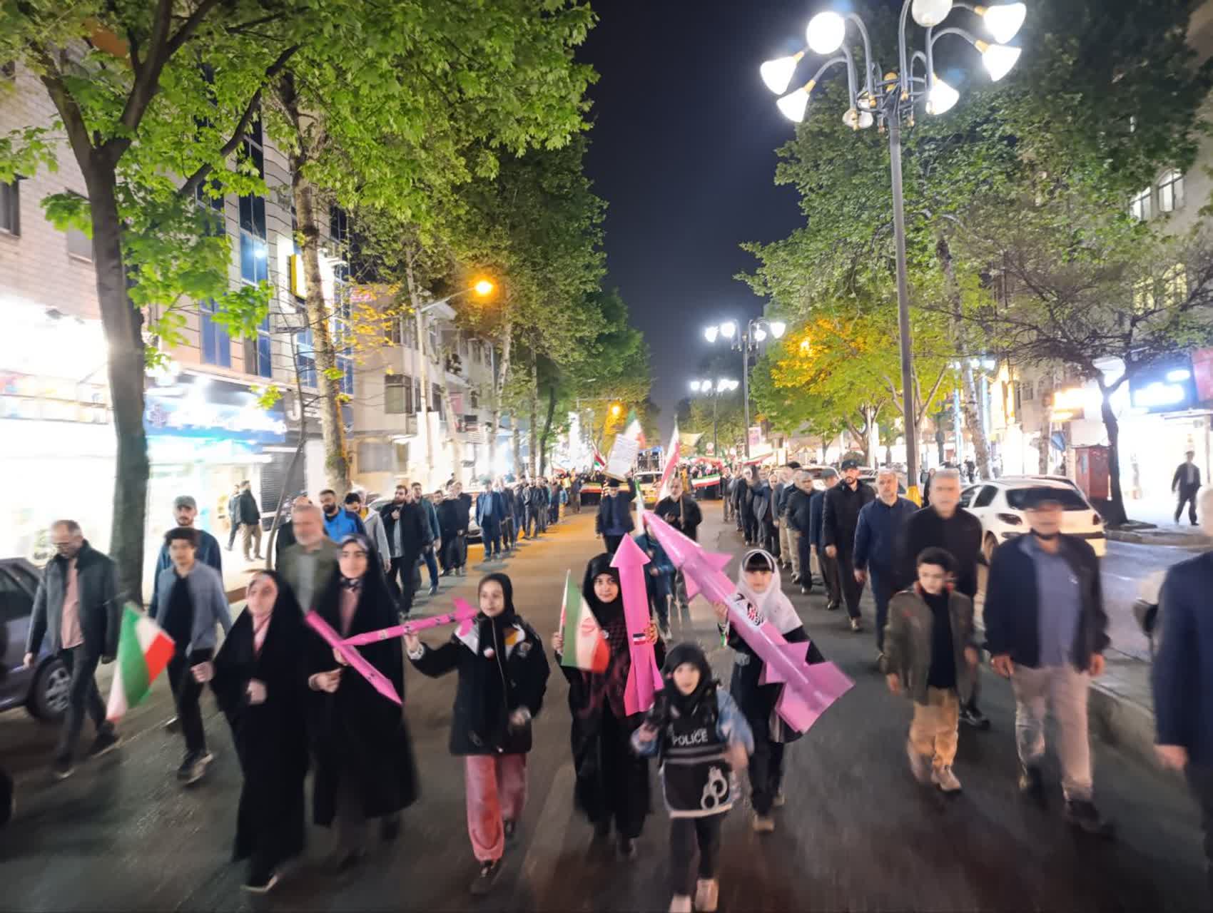 معصومه های جان بر کف در دفاع از وطن به میدان آمدند