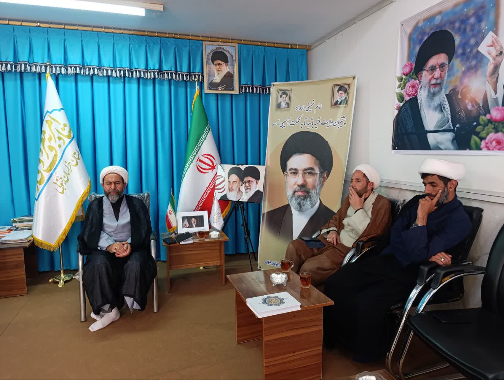 جلسه با حجت‌الاسلام والمسلمین دلدار مسئول امور مساجد شهرستان بیرجند 