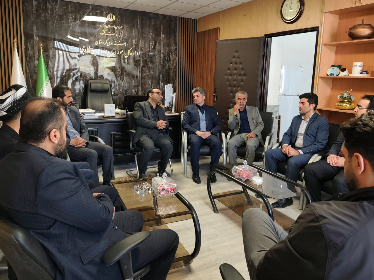 تجلیل از امور اتباع استانداری کردستان به‌عنوان رفیق روزهای سخت/ تکریم خدمت‌گزاران، ترویج معروف «وطن‌دوستی» در جامعه است