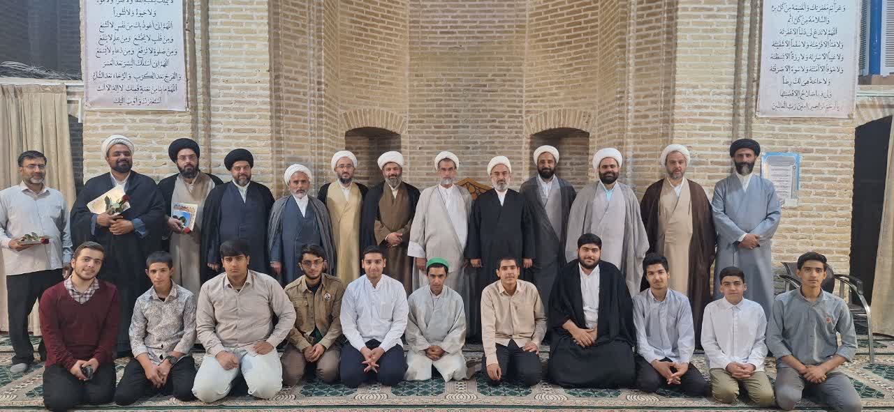 ستاد امربه‌معروف و نهی‌ازمنکر استان یزد از ۱۲ تن از اساتید حوزه تجلیل کرد 