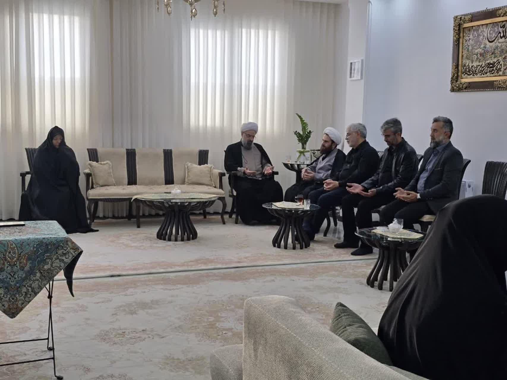 دیدار سرپرست ستاد امربه‌معروف و نهی‌ازمنکر کشور با خانواده شهید سهیل کیارش، معاون اجتماعی ستاد امربه‌معروف و نهی‌ازمنکر استان تهران