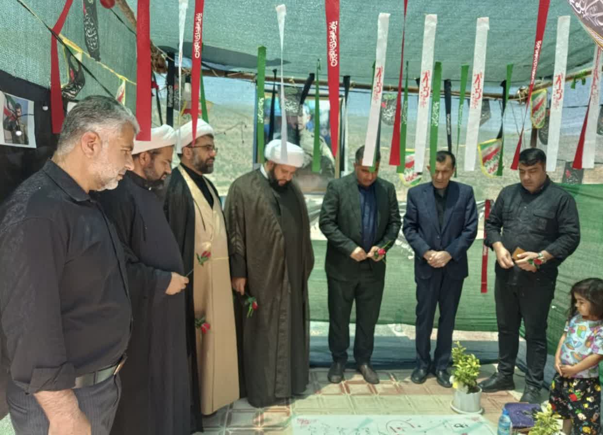 تجلیل از خانواده شهید دانش آموز «ابوالفضل پیمان» در دیدار حجت‌الاسلام پیش‌قدم