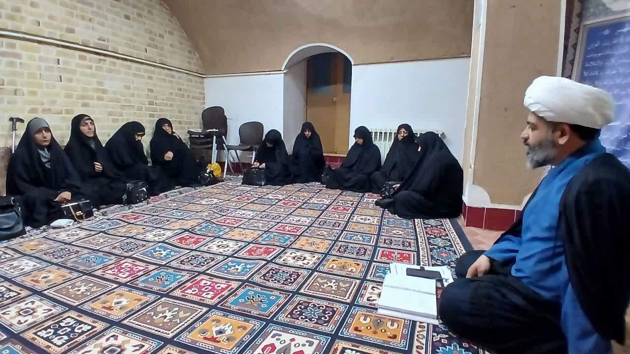 نشست تبیینی و پرسش‌وپاسخ در راستای مقابله با ناهنجاری‌های اجتماعی ویژه بانوان برگزار شد