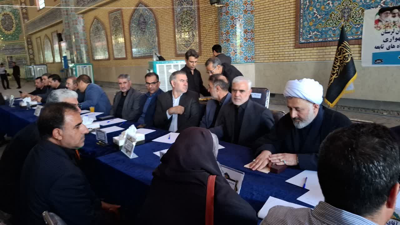 "دیدار چهره به چهره مطالبه گران خرم آباد با رئیس کل دادگستری لرستان"