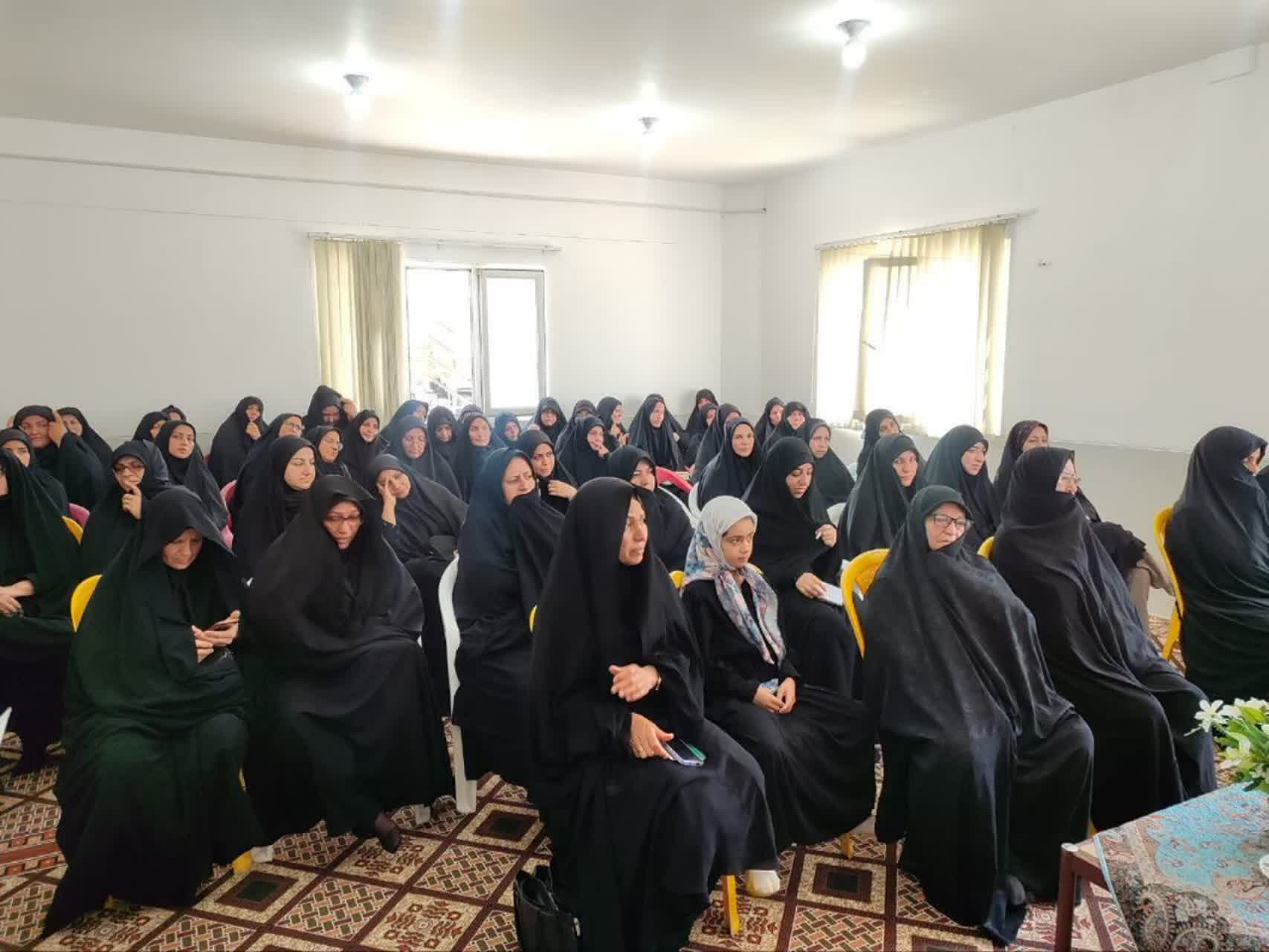 جلسه آموزشی تذکر لسانی ویژه سرگروه‌های آمرین به‌ معروف بخش بهمن ویژه بانوان برگزار شد.