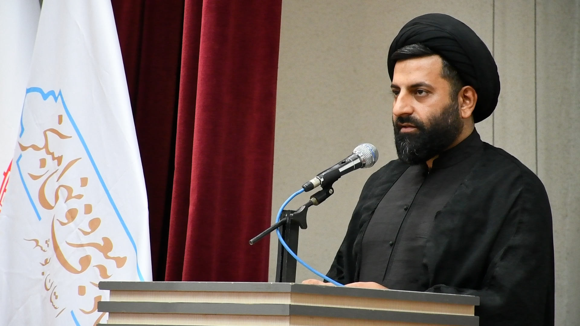 یکی از مصادیق بارز امر به معروف در شرایط امروز، توجه جدی به فرزندآوری و افزایش نرخ جمعیت است.