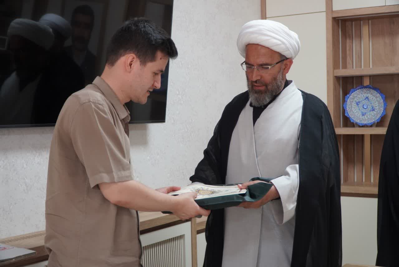 تجلیل از کارآفرینان برتر استان زنجان بمناسبت هفته احیای امر به معروف و نهی از منکر