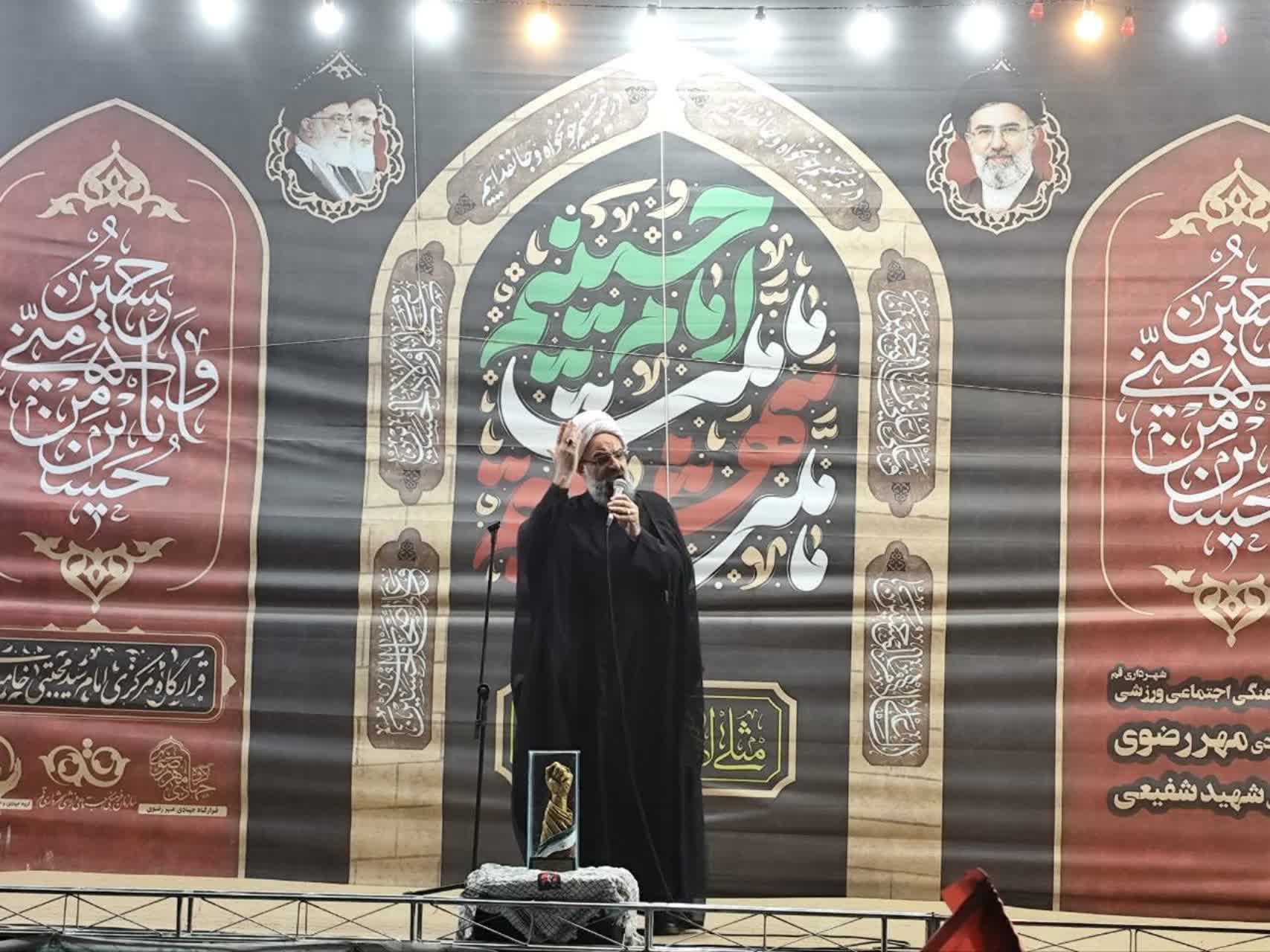 ماندن در میدان، شرط ظهور امام زمان (عج) است