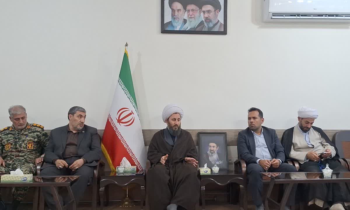 اهمیت حمایت از آمران به معروف و ناهیان از منکر 