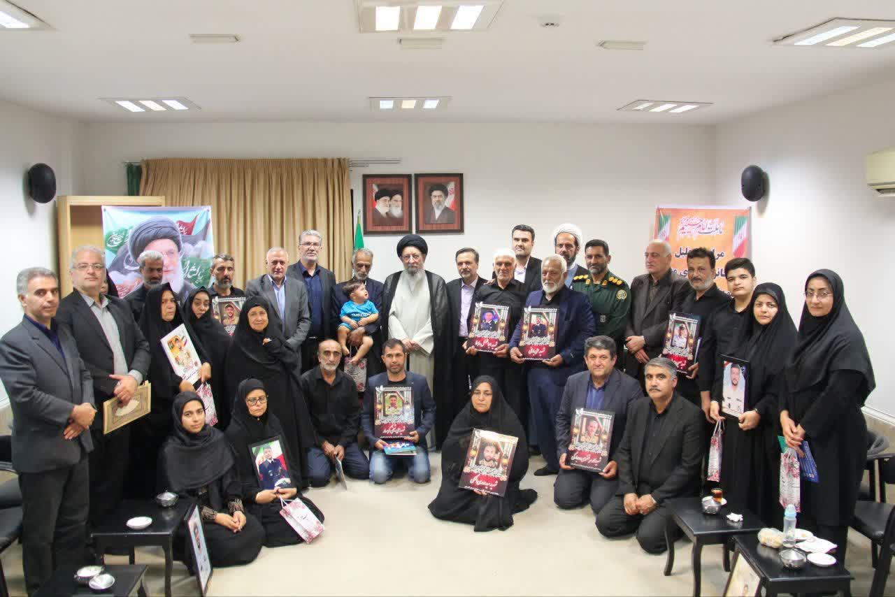 تجلیل حضرت آیت‌الله نورمفیدی از خانواده گرامی شهدای ورزشکار استان گلستان