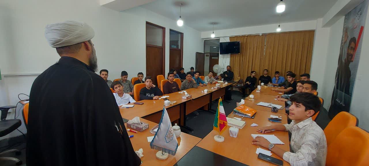 برگزاری کارگاه آموزشی «کار تیمی و رهبری نوجوان» در چهارمحال و بختیاری
