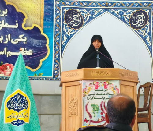 انقلاب اسلامی هویت زن مسلمان را احیا کرد