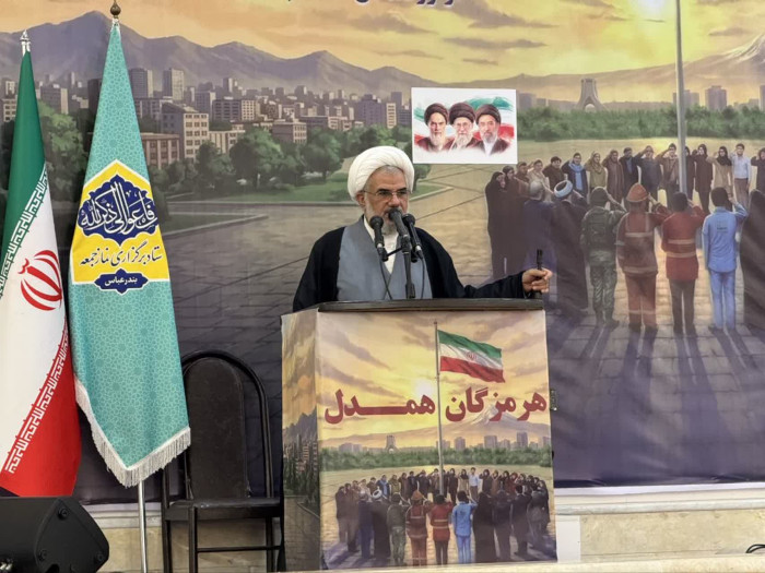 چالش صف‌های طولانی پمپ‌بنزین توسط مسئولان استانی به طور جدی پیگیری شود