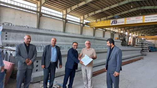 تجلیل ستاد امر به معروف کردستان از شرکت مهندسی بتن پیش‌تنیده غرب/ الگوی موفق حفظ تولید و اشتغال در جنگ رمضان