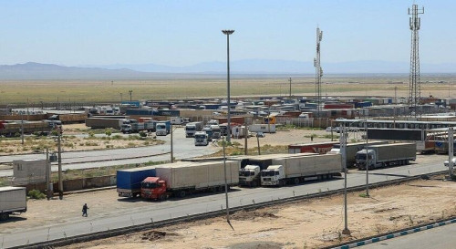 مطالبه تجار ایران و افغانستان؛ تسهیل تردد ناوگان حمل‌ونقل در منطقه آزاد دوغارون