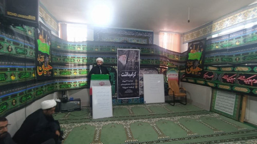 شناخت تاریخ و مرزبندی فکری با غرب، دو رکن اساسی مکتب امام خامنه ای بود