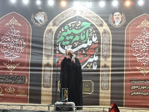 ماندن در میدان، شرط ظهور امام زمان (عج) است