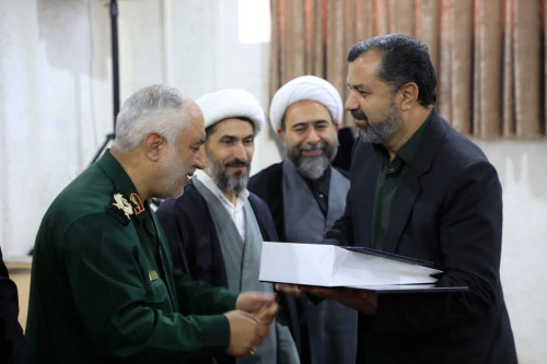 آیین تجلیل از فعالان عرصه دفاع در جنگ تحمیلی اخیر ((فرهنگی، نظامی، اقتصادی))